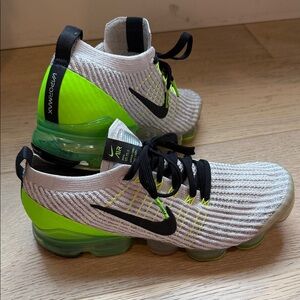 Nike Flyknit Vapormax in Gray and Neon Green